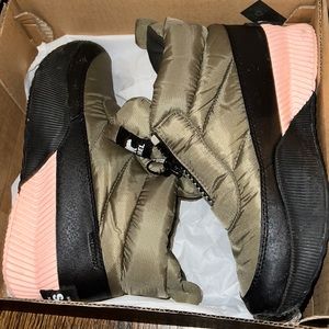 Sorel Women's Olive and Pink Winter Boots